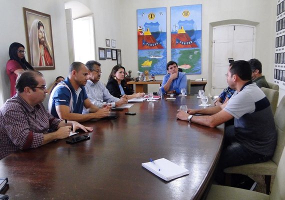 Sindicato dos servidores apresenta contraproposta ao prefeito de Penedo