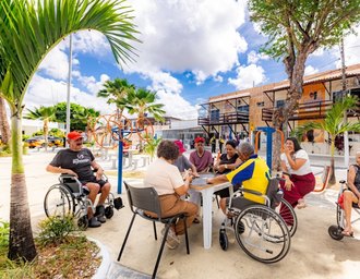 Prefeitura entrega Cidade do Idoso e garante gratuidade nos ônibus para pessoas a partir de 65 anos