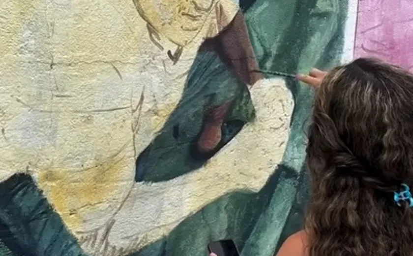 Arte urbana transforma vendedor em símbolo cultural no Jacintinho