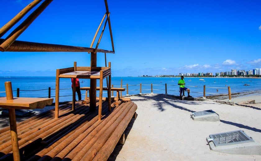 Jangada Independência é inaugurada na orla de Ponta Verde