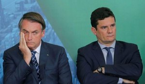 Bolsonaro e Moro trocam farpas depois de ex-ministro expor conversa com presidente