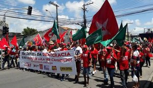 Movimento estudantil do IFAL realiza caminhada a favor do presidente Lula