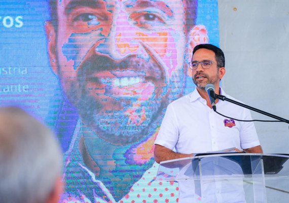 Candidatos divulgam local e horário que votam