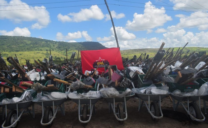 Assentados de Branquinha e União dos Palmares recebem kits de equipamentos agrícolas