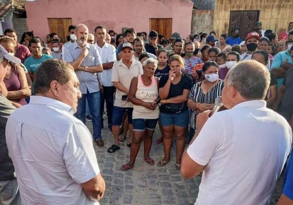 Prefeito assina Ordem de Serviço para garantir mais uma adutora para o povo sertanejo