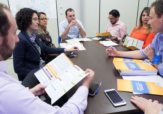 Empresas contempladas no Edital Nacional Sebrae assinam contratos