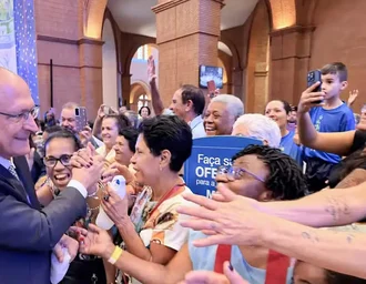 Em Aparecida, Alckmin pede isenção da Justiça Eleitoral