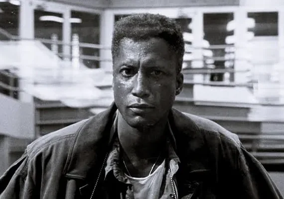 Morre Michael Wright, ator da série 'Oz', aos 70 anos