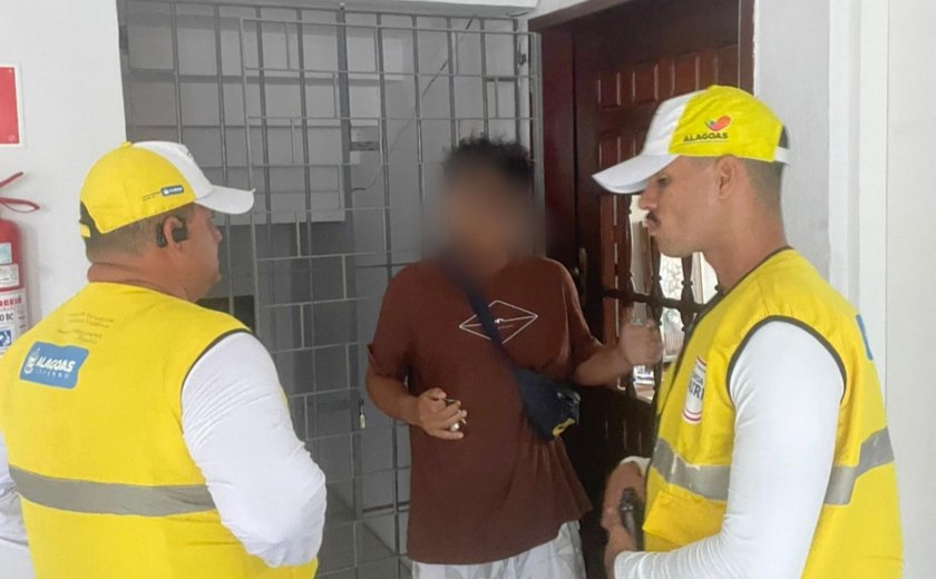Entregador desconfia de encomenda e ajuda Ronda no Bairro a prender suspeito de tráfico