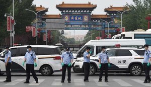 Pequim coloca 11 bairros em confinamento após novos casos de coronavírus