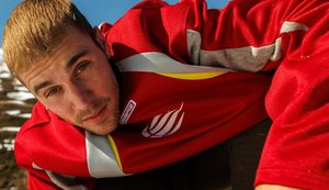 Com fortuna de R$ 1 bilhão, Bieber transforma carro em obra de arte
