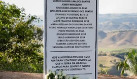 Memorial homenageia vítimas de tragédia na Serra da Barriga um ano após acidente