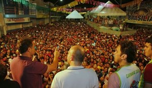 Renan Filho celebra tradição de festas populares em Olho d’Água das Flores