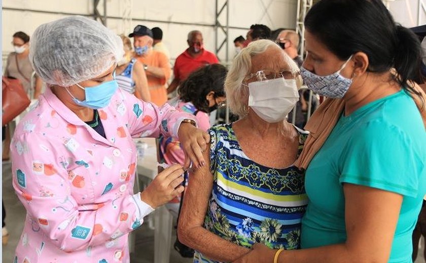 Vacinação de idosos a partir de 79 anos tem início na segunda-feira (1º) em Maceió