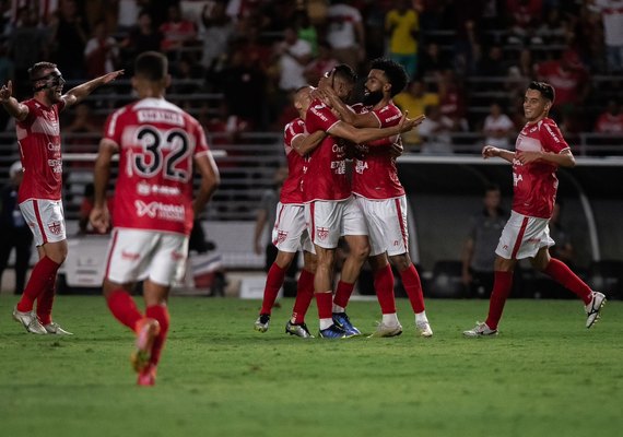 CRB vence o Ceará e se aproxima da briga pelo G4 na Série B