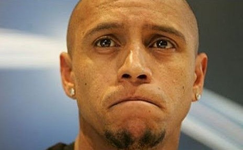 Justiça determina prisão do ex-jogador Roberto Carlos