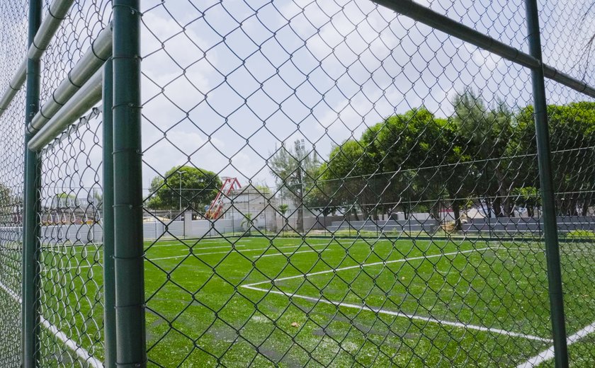 Tradicional Praça da Faculdade ganha arena esportiva