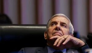 Moraes concede prisão domiciliar humanitária a Augusto Heleno