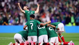 México vence Equador e vai às oitavas de final da Copa do Mundo