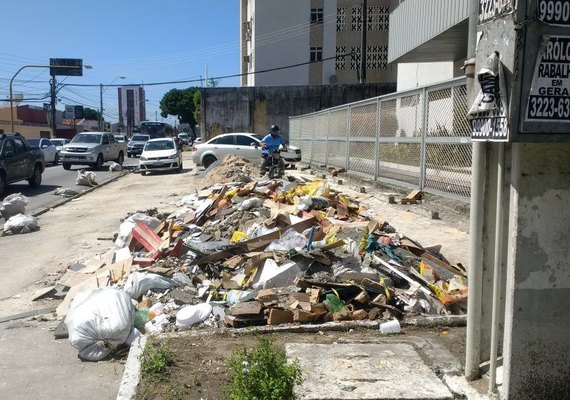 Obra na Gruta de Lourdes é embargada por falta de licença e descarte irregular