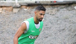 Santiago Tréllez encaminha ida ao Corinthians e fica animado