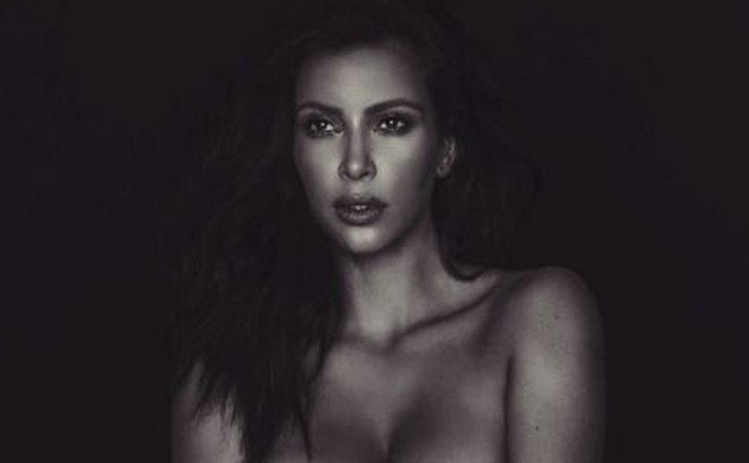 Kim Kardashian revela à badalada revista britânica sua posição sexual preferida