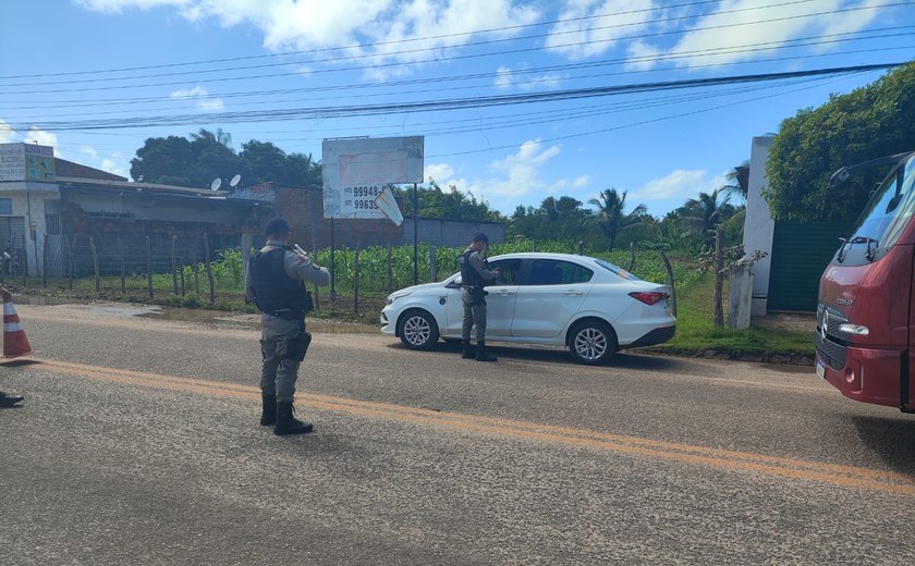 PM apreende cinco armas e mais de três quilos de drogas em 16ª edição de operação