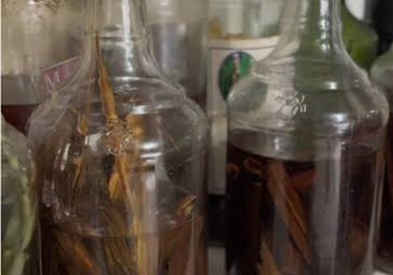 Mulher é indiciada após bebida contaminada causar morte e intoxicar seis pessoas em Pariconha