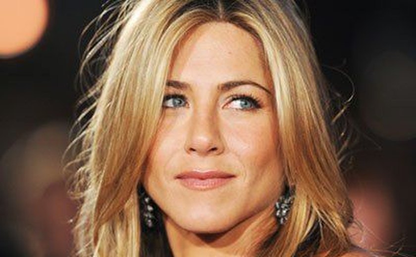 Atriz Jennifer Aniston admite já ter feito sexo com piloto em cabine do avião