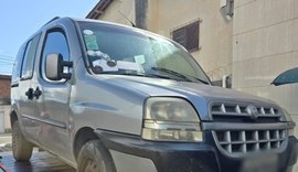 Suspeito de transporte irregular deixa crianças trancadas em veículo