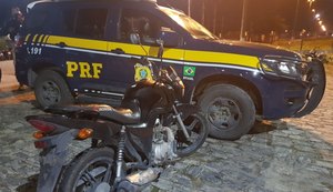 PRF prende dois homens e recupera moto adulterada na BR-101