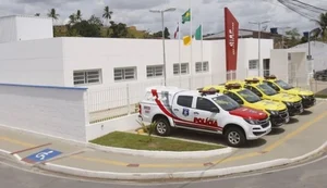 Jovem é preso por violência doméstica após tentar agredir a esposa do cunhado e ameaçar o padrasto de morte