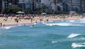 Rio de Janeiro tem sexta-feira com praias cheias e calor de 34°C