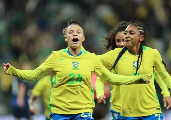 Dudinha brilha e seleção feminina derrota o Japão no frio de São Paulo