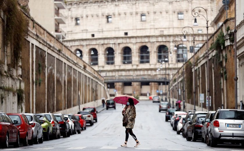 Itália suspenderá uso obrigatório de máscara ao ar livre a partir do dia 28