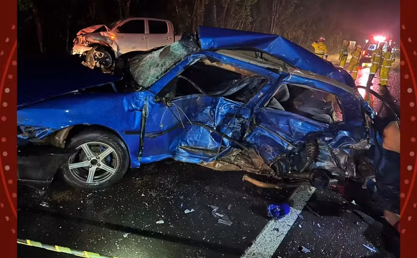 Quatro pessoas morrem em acidente entre três veículos na BR-373, no Paraná