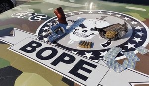 Armas, drogas, munições e veículo são apreendidos pela PM