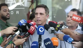 Bolsonaro deve ter alta nesta quinta e retornar à cela na PF