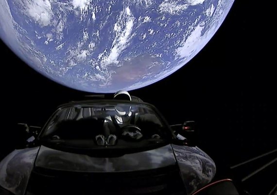 SpaceX mostra primeiras horas do Tesla Roadster no espaço