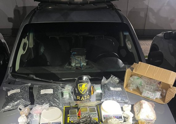 PM apreende mais de dois quilos de drogas e arma de fogo em Maceió