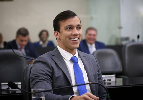 Deputado Delegado Leonam é eleito o melhor parlamentar do ano