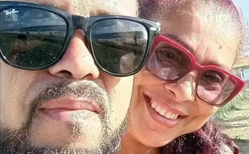 Filho mata pai e madrasta a tiros e é encontrado escondido em bar na BA