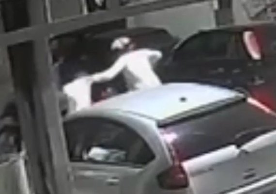 Polícia prende suspeitos de atirar contra homem em via pública na Jatiúca