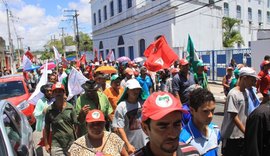 Sem-terra se mobilizam no Centro de Maceió para denunciar violência no campo