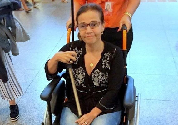 Atriz Cláudia Rodrigues é levada do Rio de Janeiro para hospital em São Paulo