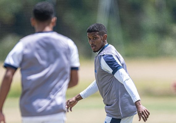 Robinho projeta temporada de reconstrução e destaca desafio de entrosamento no CSA