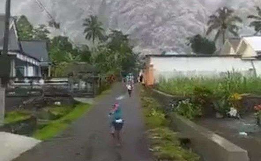 Sobe para 34 número de mortos após erupção de vulcão na Indonésia