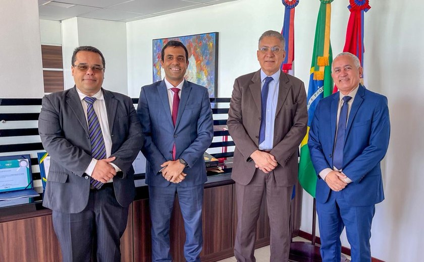 Sindicato dos Advogados apresenta sugestões de melhorias de atendimento para o TRT em Alagoas