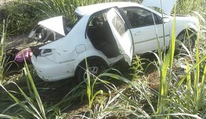 Capotamento de veículo na BR-104 em São José da Laje deixa uma pessoa morta