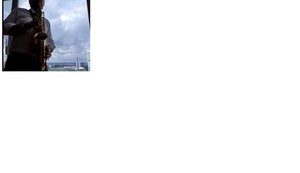 Ao tocar música natalina no sax no gabinete, Weintraub vira piada na web